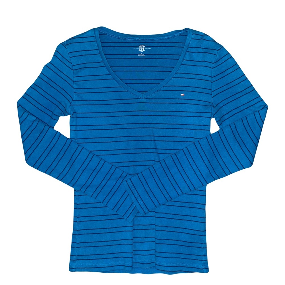🧵 blue Y2K tommy hilfiger sweater